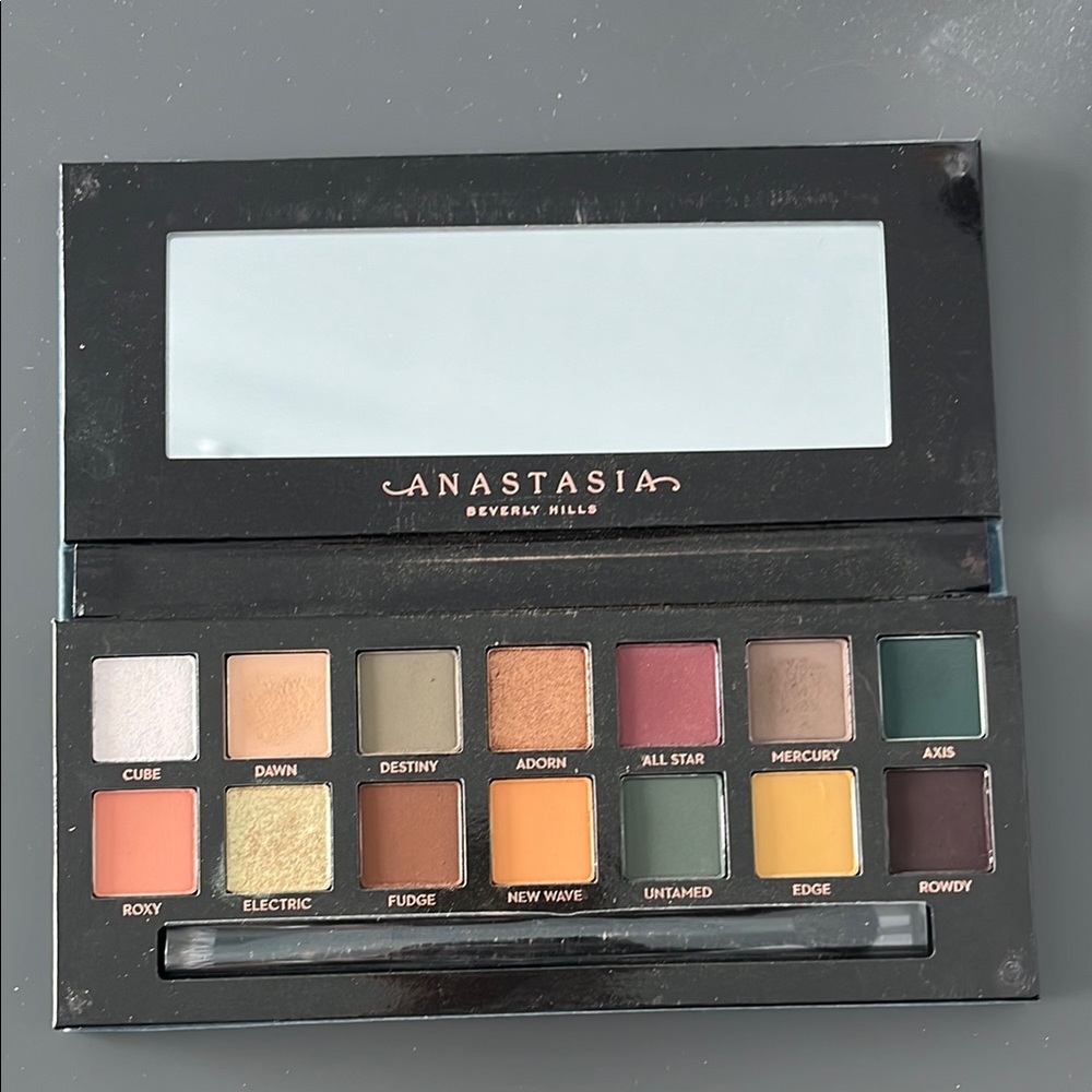 Anastasia Beverly Hills Subculture Eyeshadow Palette